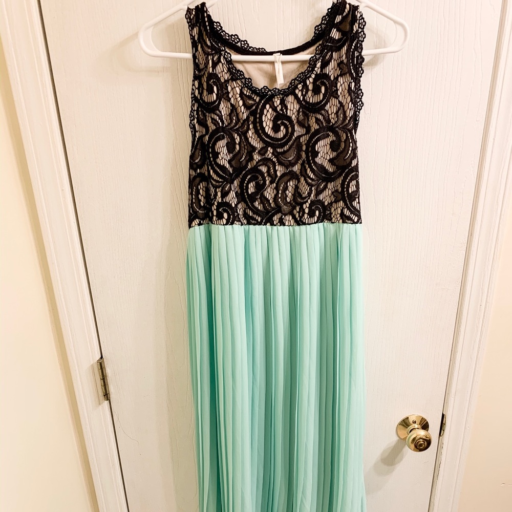 NWT Pinkblush Mint Lace Top Maternity Maxi Dress
